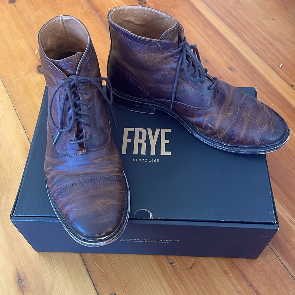 FRYE - lace up Boots - Men’s - brown leather - size 9.5